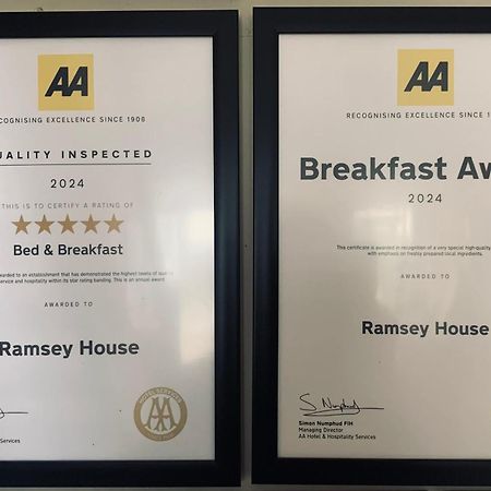 סנט דייוידס Ramsey House - Luxury Licensed B&B - Parking And Guest Lounge מראה חיצוני תמונה